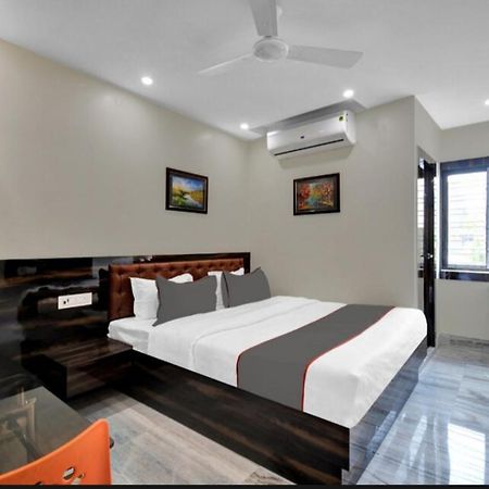 Om Guest House And Banquet Kalkutta Exterior foto